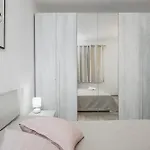 בית נופש Lo Squalo With High Speed Wifi And Private Garden