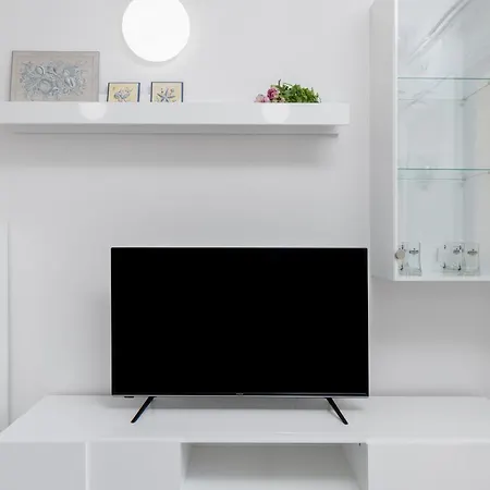 펜션 Lo Squalo With High Speed Wifi And Private Garden